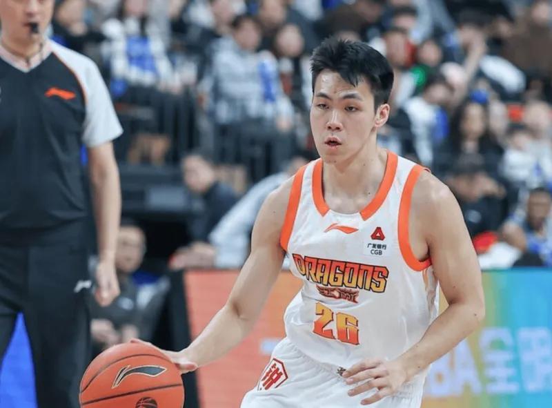 BOB半岛平台-难怪庞峥麟能投进全明星！挡拆配合撕碎北京防守，突破侵略性拉满